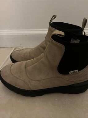 Vans khaki Sherpa Chelsea Ankle Boots